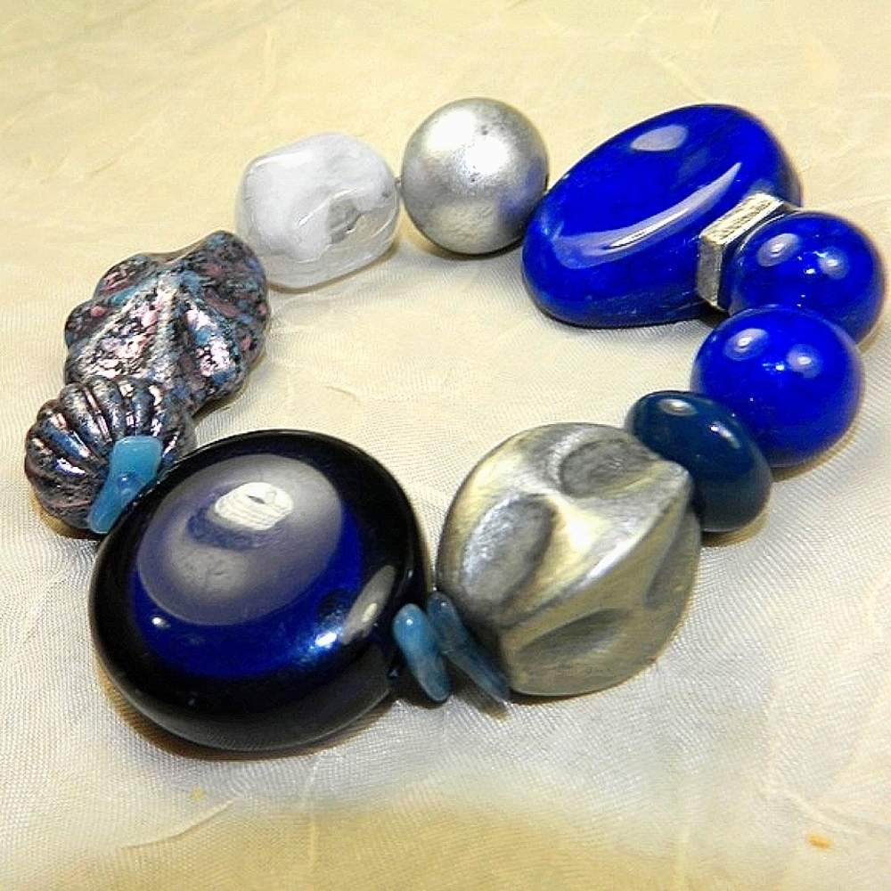 Vintage Lucite Chunky Bead Bracelet Marine Blue Silver Purple 1950s–60s Estate